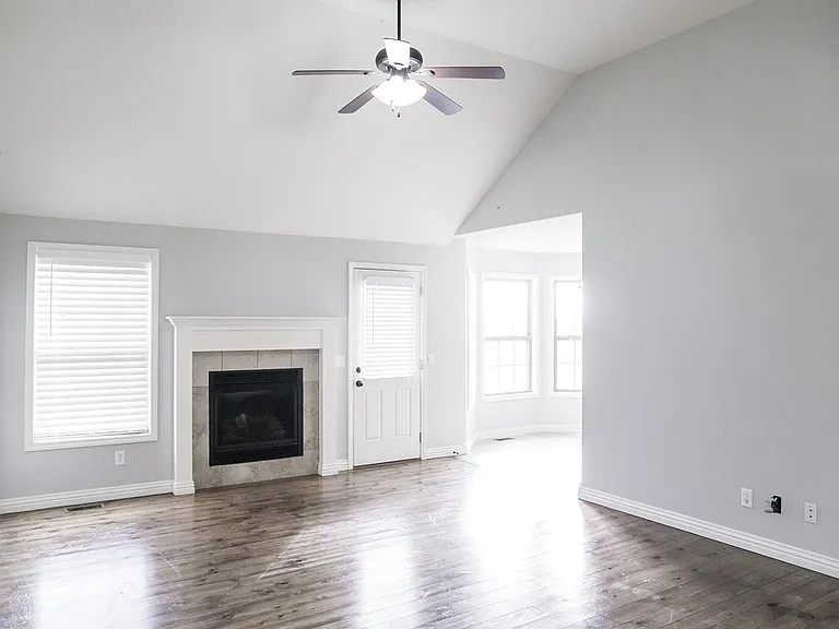 2604 W Garton Rd — Photo 17