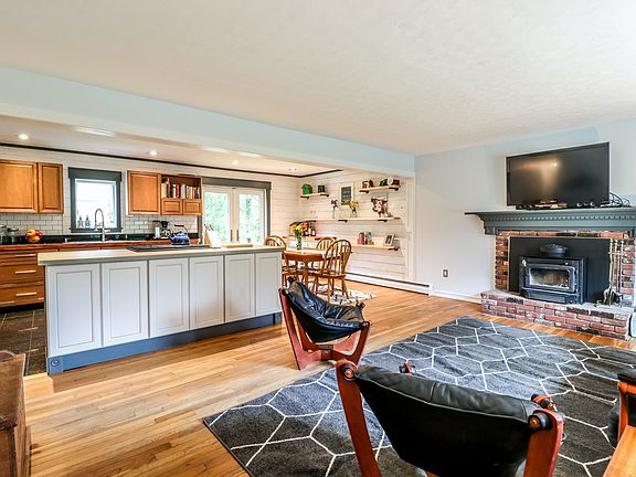 13 Old Turnpike Road