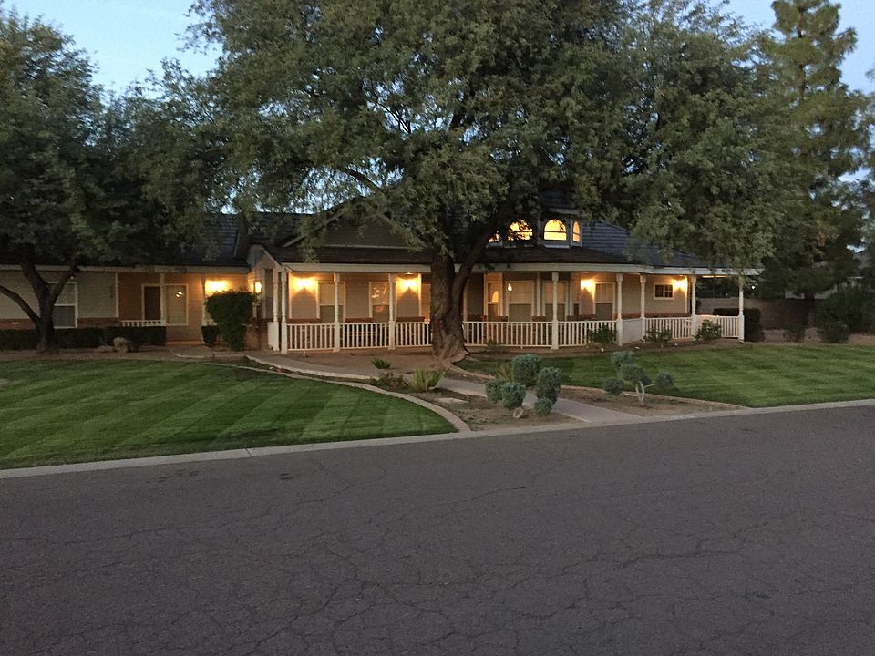 1st image of 826 E San Angelo Ave