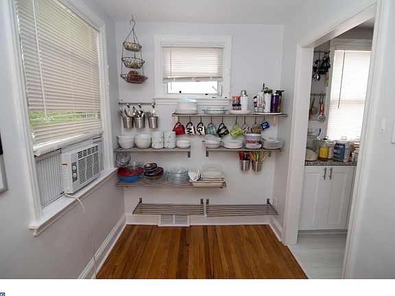 3rd image of 1208 Agnew Dr