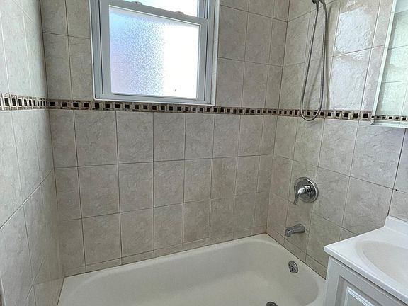 3rd image of 82 Fairmount Ave Unit 2