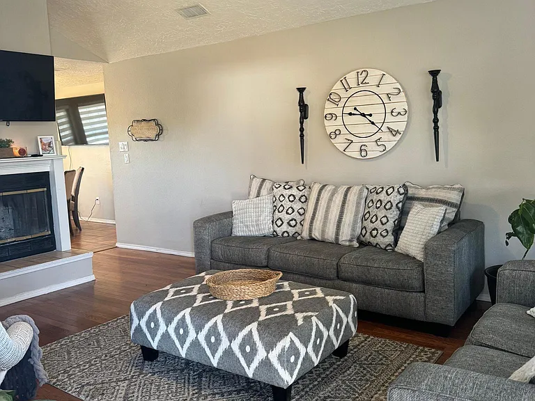 4021 Eagle Way — Photo 3