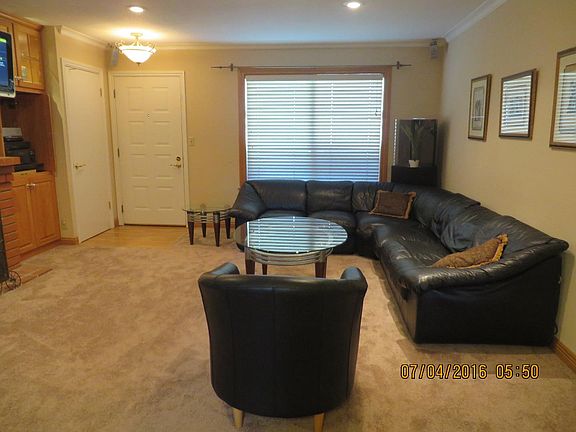 3rd image of 2962 Moorpark Ave
