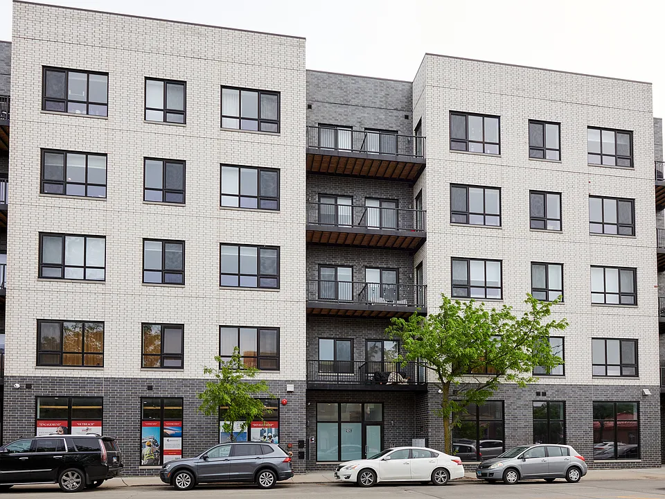 2137 W Madison St #508