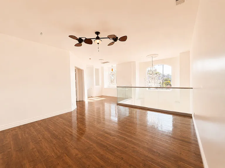 19462 Harding Ln — Photo 20
