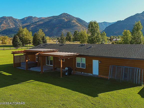 2nd image of 273 Hoback Dr
