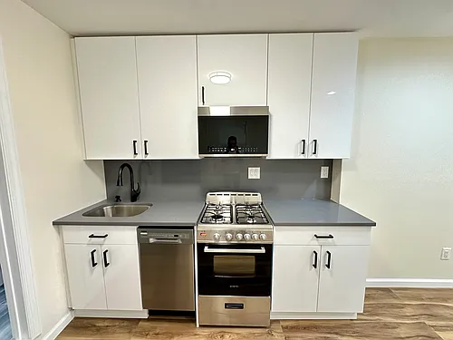 320 E 6th St #1R Photo 1