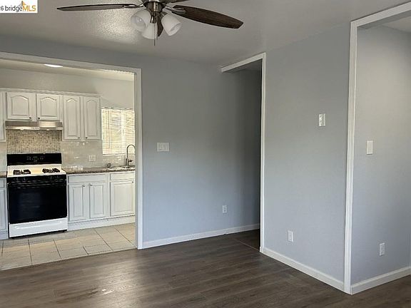 5th image of 3743 Suter St