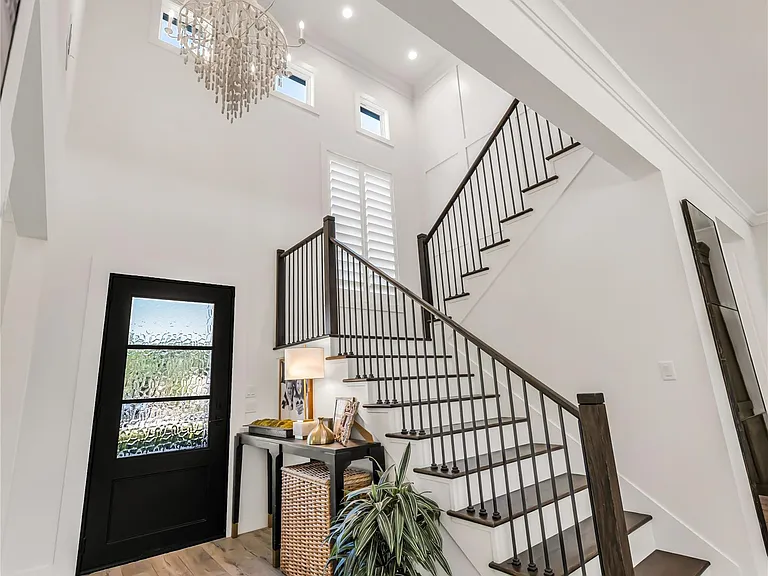 2033 Pebble Bend Dr — Photo 3