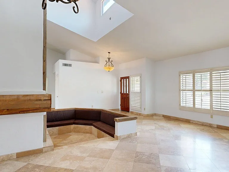 10575 E Mission Ln — Photo 4