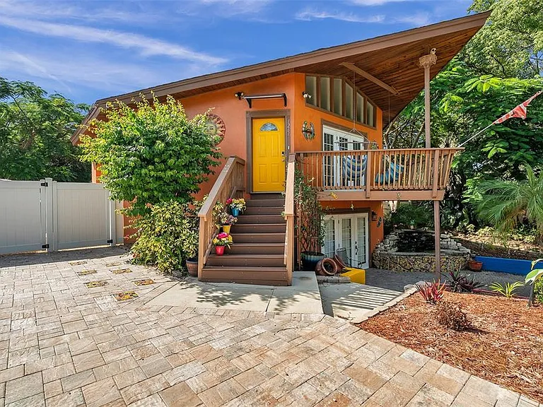 1261 12th Ct SW — Photo 2