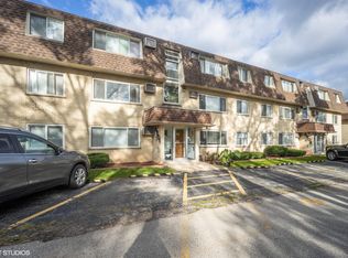 8806 Briar Ct APT 3B, Des Plaines, IL 60016