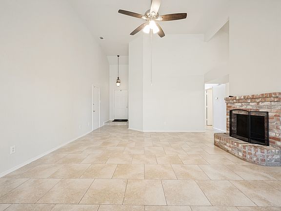 3rd image of 2515 Mountainview Dr