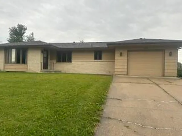 109 Lynwood Dr, Huxley, IA 50124