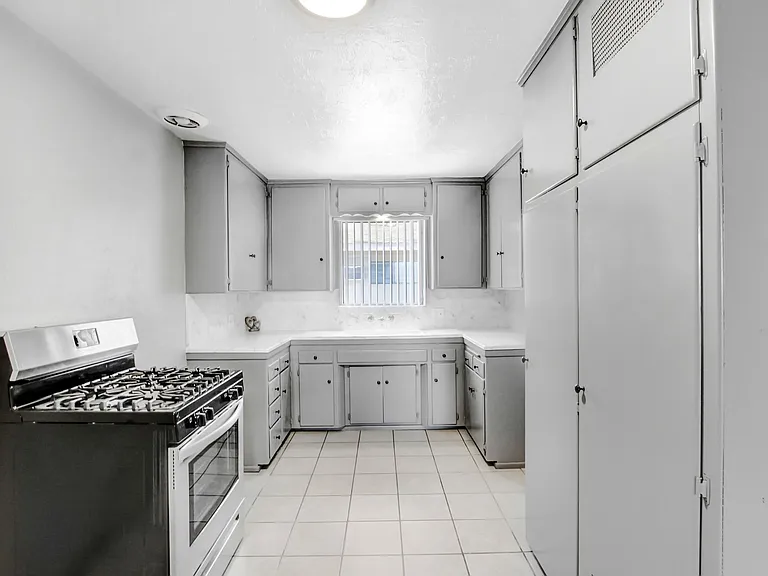 3801 Madison St. — Photo 5