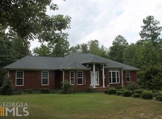 1010 Knights Ridge Dr, Rutledge, GA 30663