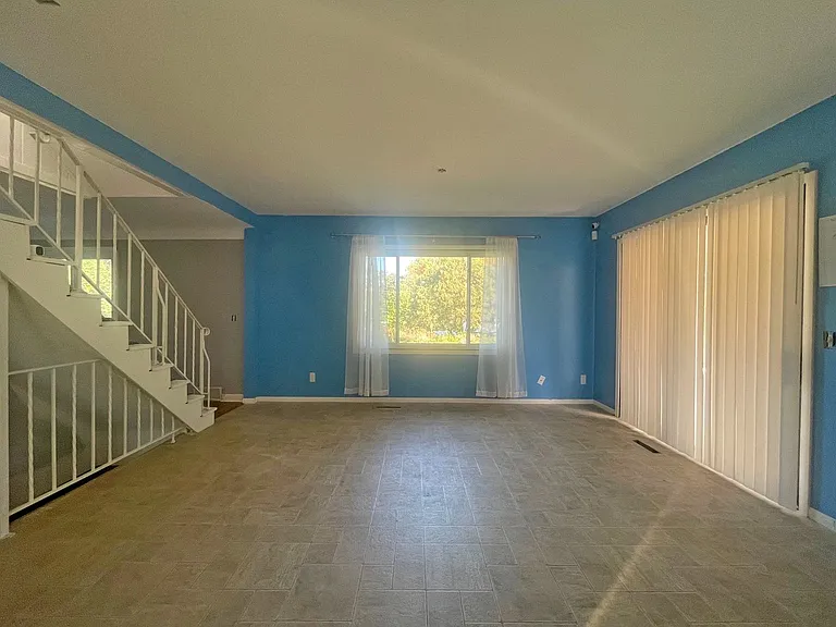 2775 Kirkwood Ln N — Photo 12