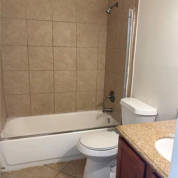 636 Vouray Dr #C — Photo 5