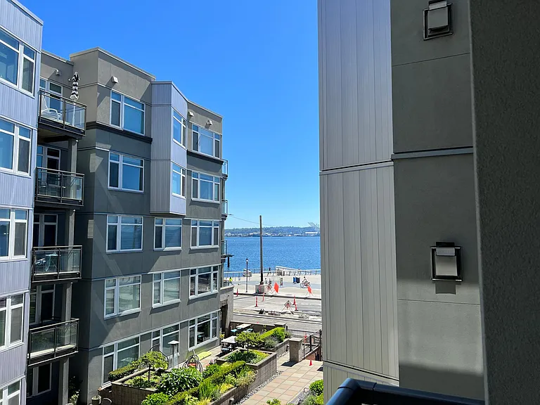 1900 Alaskan Way #311 — Photo 31