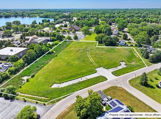106 Old Elm Rd, Lake Villa, IL 60046