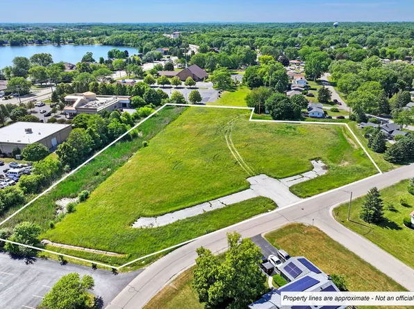 106 Old Elm Rd, Lake Villa, IL 60046