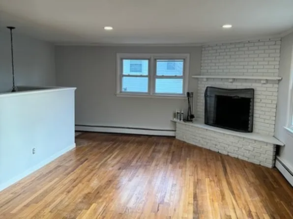 5 Amundsen St #3, Norwalk, CT 06855