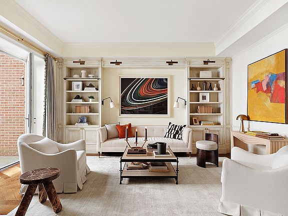 4th image of 400 W 12th St #Townhouse 3