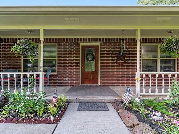 5th image of 24902 Wintergreen Dr