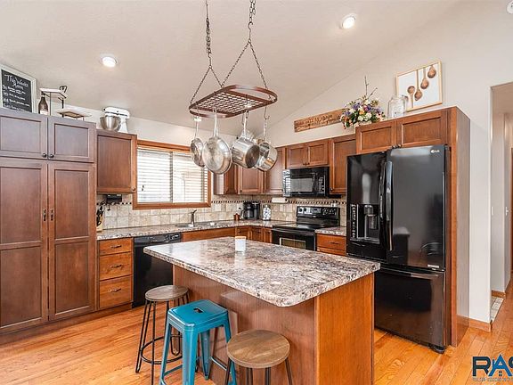 3rd image of 5208 S Westwind Ave