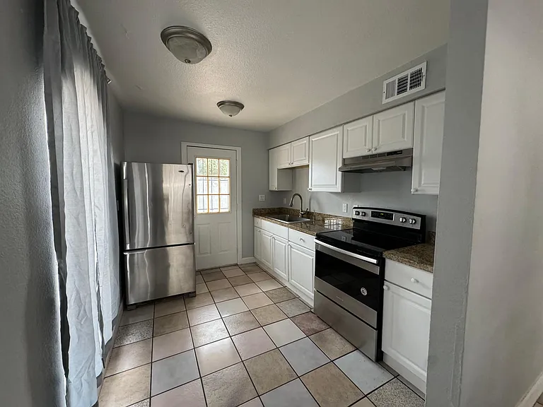 350 N Ithica St — Photo 5