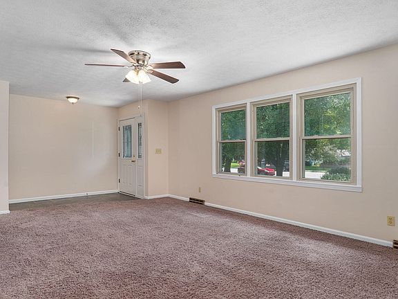 5th image of 1321 E Walnut Lawn Street