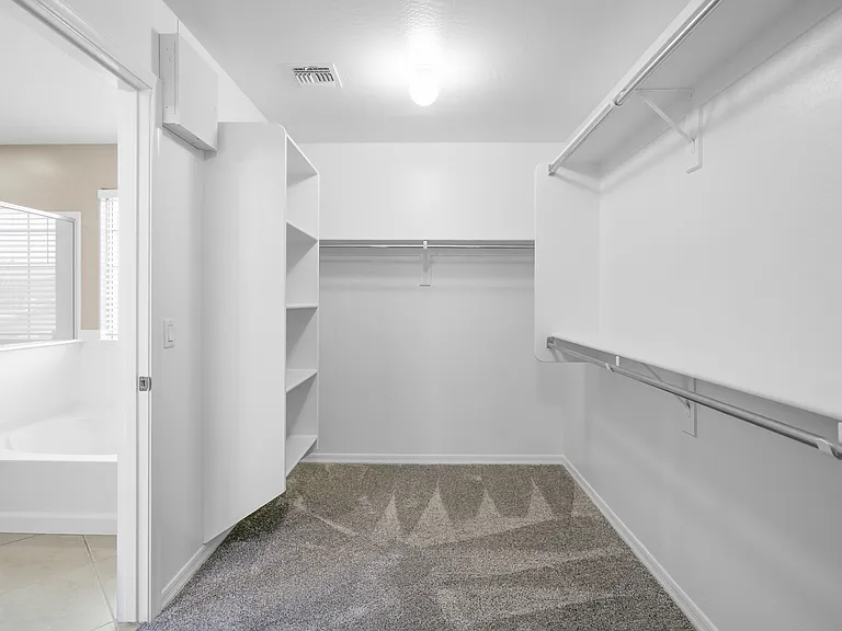 906 E Del Rio St — Photo 27