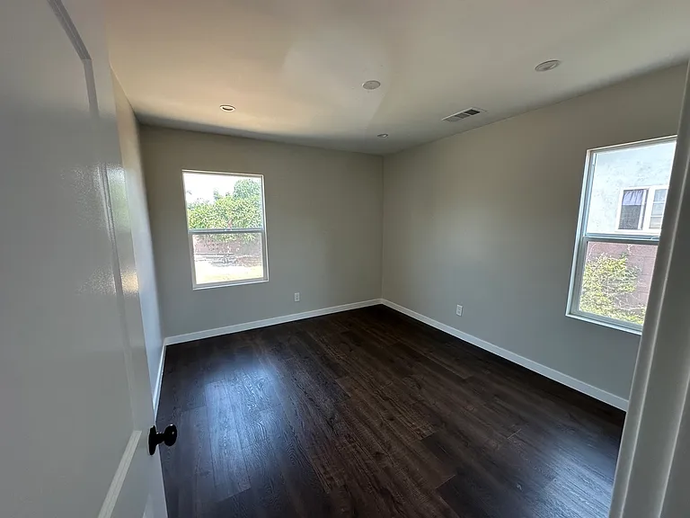 12165 Julius Ave — Photo 7