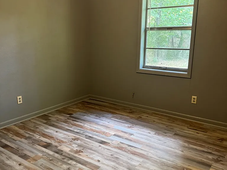 154 Locust Cir — Photo 6