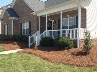 810 Winterside Ln, Winston Salem, NC 27107