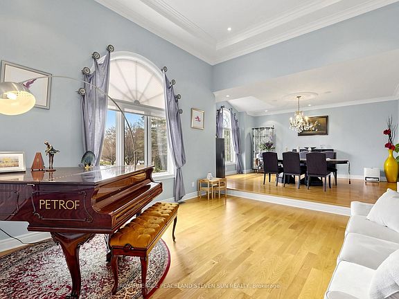 3rd image of 48 Buggey Ln