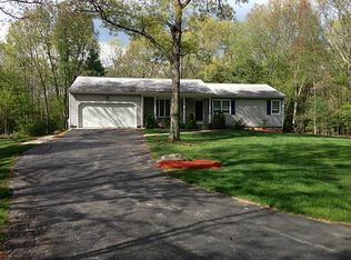 254 Byron Randall Rd, Scituate, RI 02857