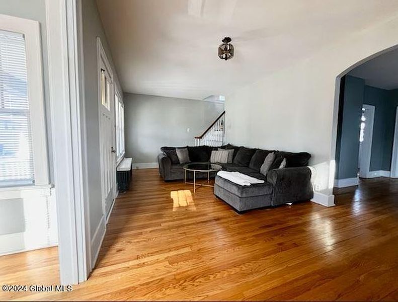 5th image of 214 N Ten Broeck Street