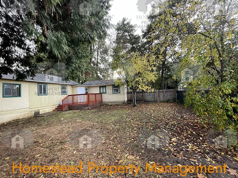 582 Main St W — Photo 18