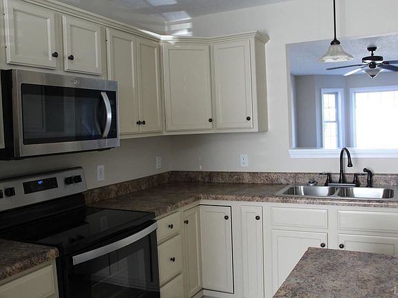 5th image of 610 Northwynd Cir