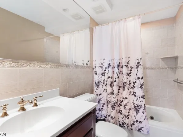 127 Mountain Circle South, West Milford Twp., NJ 07480