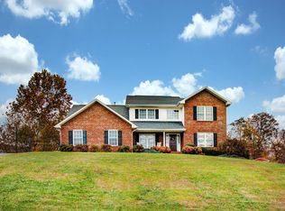 1530 Links View Dr, Salem, VA 24153