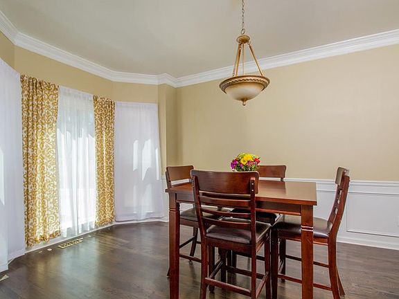 4th image of 1311 Cobblestone Ln