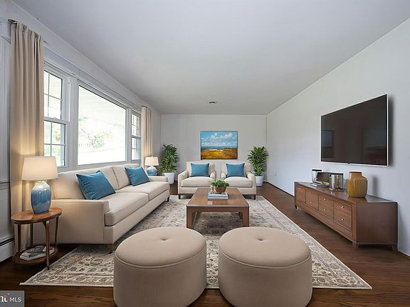 5th image of 1203 Karen Ln