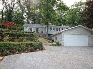 4 Lake Grove Clb, Decatur, IL 62521