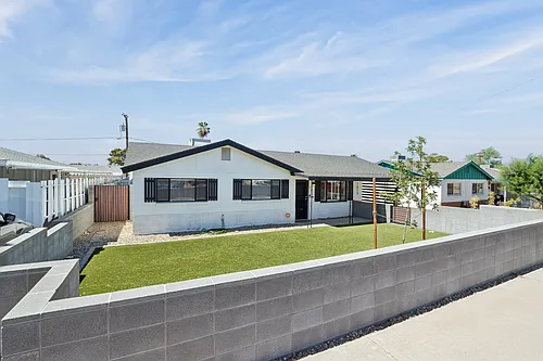 1017 E El Caminito Dr Photo 1