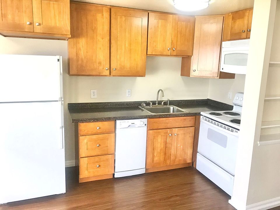 1st image of 224 Harvard Ave E #206