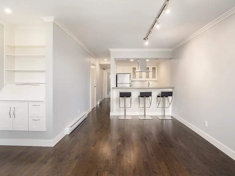3546 Point Grey Rd #B — Photo 5