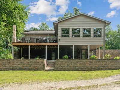2332 Jefferson Rd, Manchester, IA, 52057