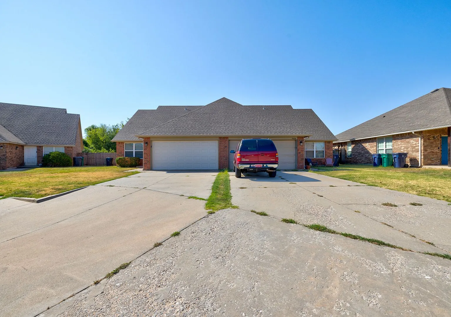 3 Bedroom 2 Bathroom Duplex - Mustang School District — Photo 1